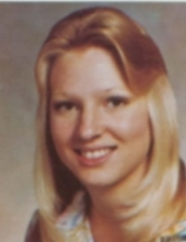 Yearbook portrait of Noreen Hahn
