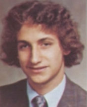 Yearbook portrait of Steven Schraff